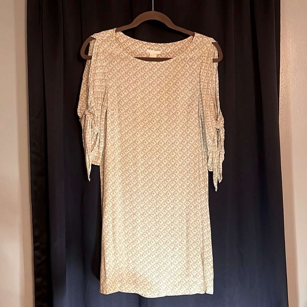 Cream Pattern Dress w/ tie sleeves